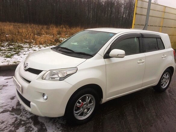 2012 Toyota Ist II, белый, 800000 рублей