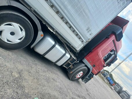 2014 Mercedes-Benz Actros, красный, 3300000 рублей, вид 3