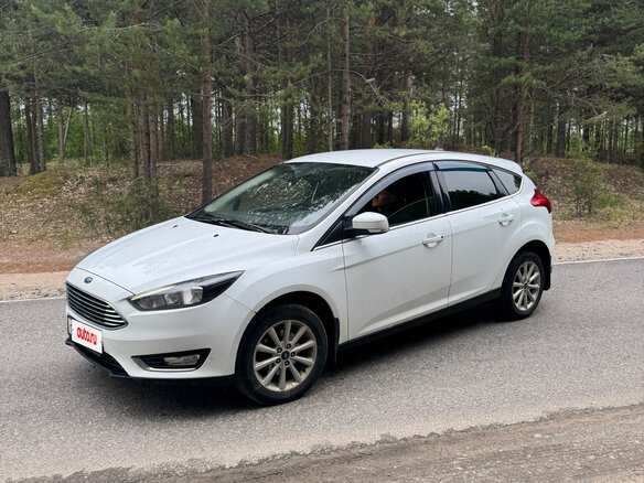 2016 Ford Focus III Рестайлинг, белый, 1100000 рублей - вид 5