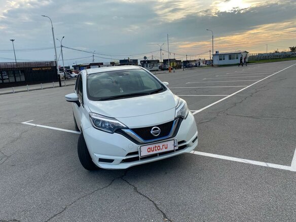 2018 Nissan Note e-Power II Рестайлинг, белый, 1150000 рублей - вид 1