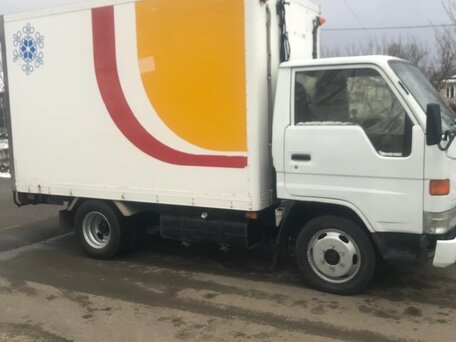 1998 Toyota Dyna, белый, 940000 рублей, вид 2