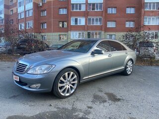 2006 Mercedes-Benz S-Класс 550 V (W221), серый, 1600000 рублей, вид 1