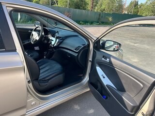 2012 Hyundai Solaris I, бежевый, 530000 рублей, вид 5