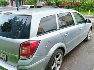 2011 Opel Astra H Рестайлинг, серебристый, 850000 рублей, вид 4