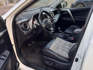 2013 Toyota RAV4 IV (XA40), белый, 2300000 рублей, вид 5