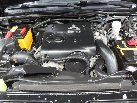 2013 Mitsubishi L200 IV, чёрный - вид 16