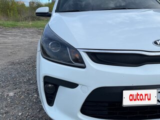 2019 Kia Rio IV, белый, 1230000 рублей, вид 5