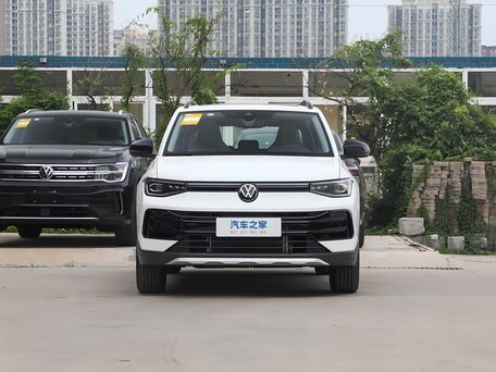 2025 Volkswagen Tharu 300 TSI I Рестайлинг, белый, 2200000 рублей, вид 1