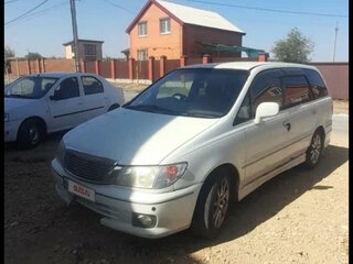 2000 Nissan Presage I, белый, 540000 рублей, вид 1