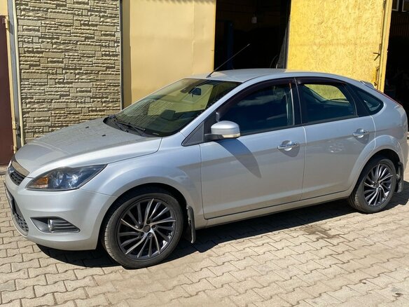 2010 Ford Focus II Рестайлинг, серебристый, 700000 рублей