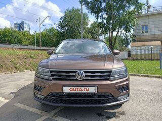 2017 Volkswagen Tiguan II, коричневый, 1850000 рублей, вид 1