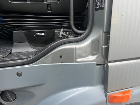 2012 DAF XF 105, серый, 4000000 рублей, вид 5