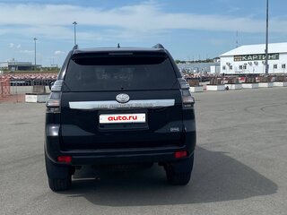2017 Toyota Land Cruiser Prado 150 Series Рестайлинг 1, чёрный, 4350000 рублей, вид 4