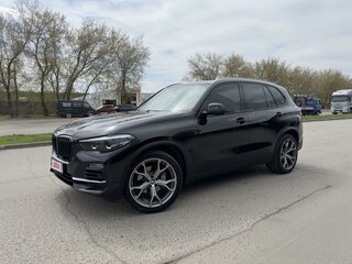 2020 BMW X5 25d IV (G05/G18), чёрный, 6400000 рублей, вид 3