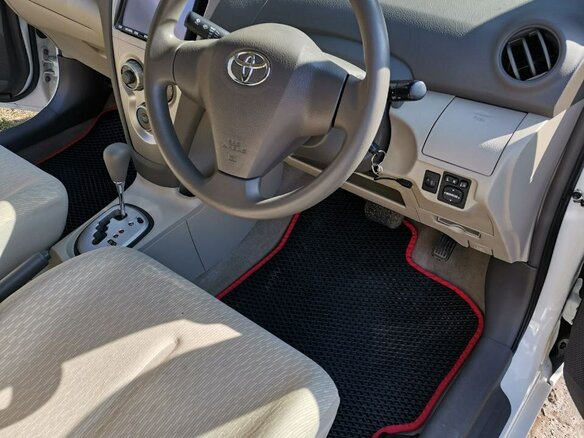 2010 Toyota Belta I, белый, 825000 рублей - вид 9