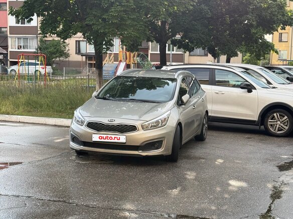 2017 Kia Ceed II Рестайлинг, серебристый, 1149000 рублей - вид 1