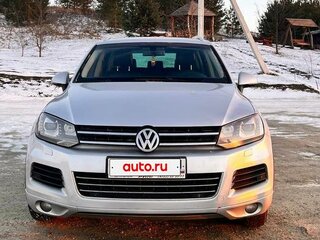 2010 Volkswagen Touareg II, серебристый, 1800000 рублей, вид 1