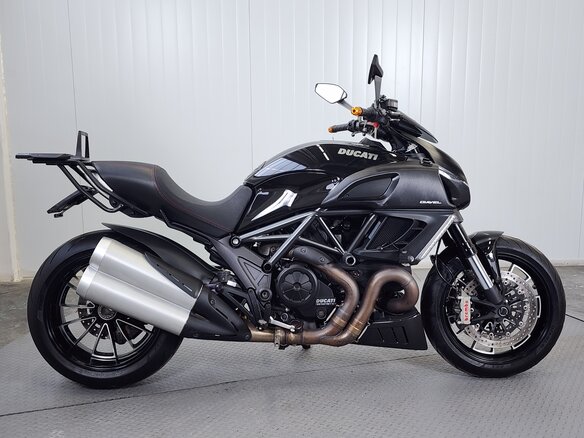 2011 Ducati Diavel, чёрный, 729000 рублей