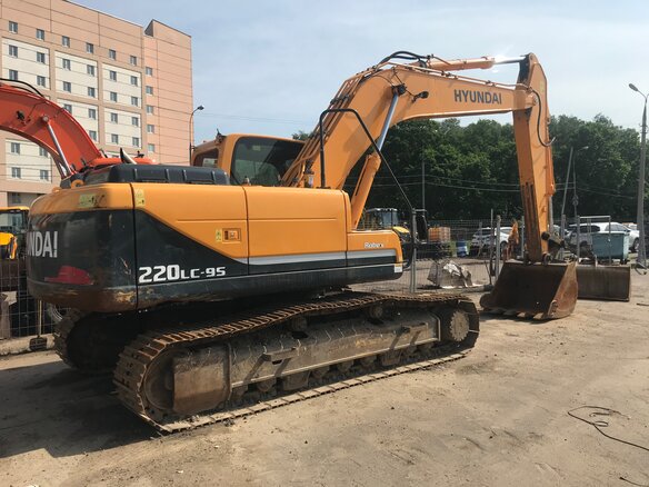 2017 Hyundai R220LC, золотистый - вид 1