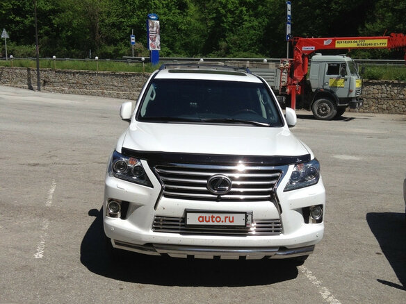 2012 Lexus LX 570 III Рестайлинг, белый, 4950000 рублей - вид 1