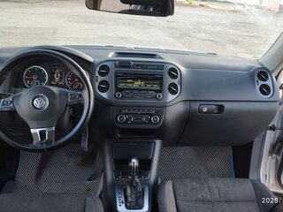 2012 Volkswagen Tiguan I Рестайлинг, серебристый, 1350000 рублей, вид 3