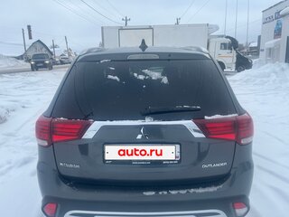 2019 Mitsubishi Outlander III Рестайлинг 3, серый, 1800000 рублей, вид 3