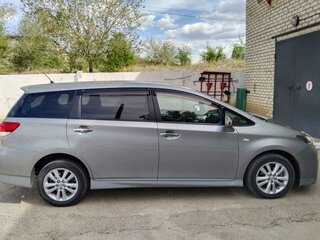 2010 Toyota Wish II, серый, 1400000 рублей, вид 2