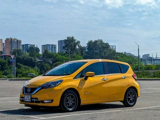 2018 Nissan Note e-Power II Рестайлинг, жёлтый, 1450000 рублей, вид 2