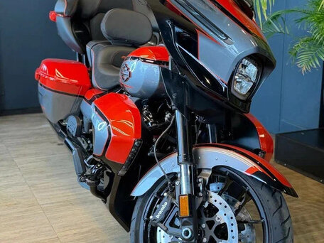 2026 Harley-Davidson CVO Street Glide Limited, красный, 6950000 рублей, вид 4