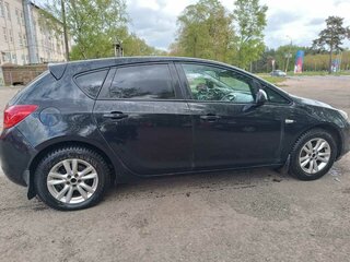 2011 Opel Astra J, чёрный, 540000 рублей, вид 3