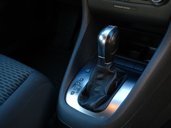 2012 Volkswagen Golf VI, серебристый, 705000 рублей - вид 23