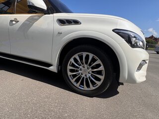 2016 Infiniti QX80 I Рестайлинг, белый, 3500000 рублей, вид 1