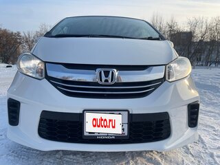 2015 Honda Freed I Рестайлинг 2, белый, 1430000 рублей, вид 3