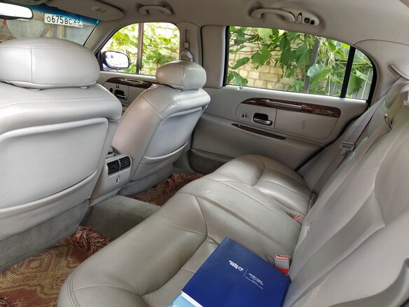 2000 Lincoln Town Car III, серый - вид 14