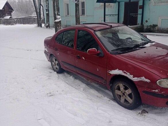 2000 Renault Megane I Рестайлинг, пурпурный, 220000 рублей - вид 5