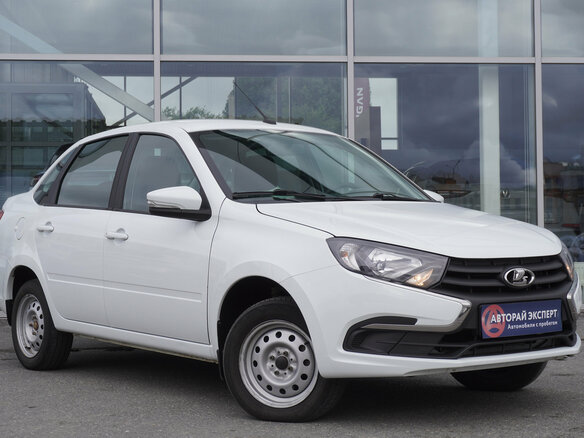 2024 Lada (ВАЗ) Granta I Рестайлинг, белый, 750000 рублей - вид 2