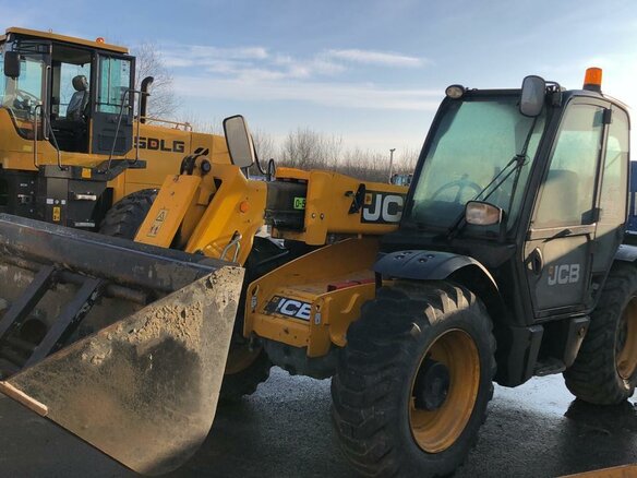 2017 JCB 531-70, жёлтый - вид 7