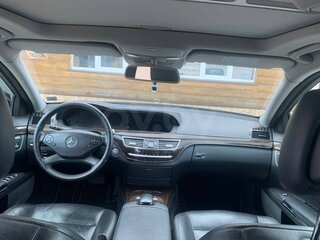 2009 Mercedes-Benz S-Класс 350 V (W221) Рестайлинг, чёрный, 1400000 рублей, вид 4