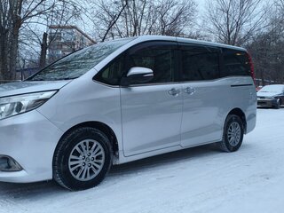 2015 Toyota Esquire I, серый, 1800000 рублей, вид 4