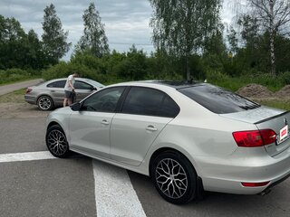 2011 Volkswagen Jetta VI, серебристый, 950000 рублей, вид 4