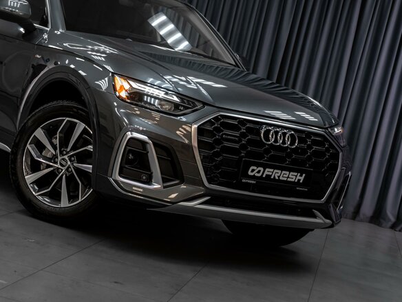 2021 Audi Q5 45 TFSI II (FY) Рестайлинг, серый, 4959000 рублей - вид 5