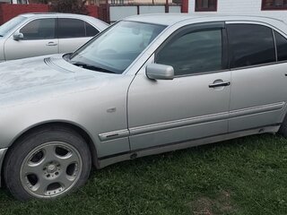 1999 Mercedes-Benz E-Класс 240 II (W210, S210), серый, 550000 рублей, вид 4