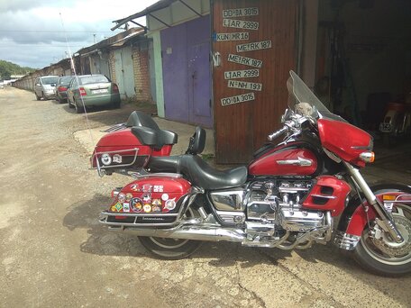 2000 Honda Valkyrie 1500, пурпурный, 891501 рублей, вид 4
