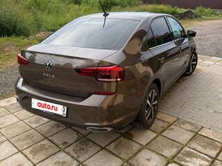 2022 Volkswagen Polo VI, коричневый, 2050000 рублей, вид 5