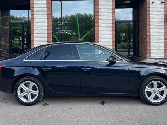2010 Audi A4 IV (B8), синий, 1250000 рублей - вид 2