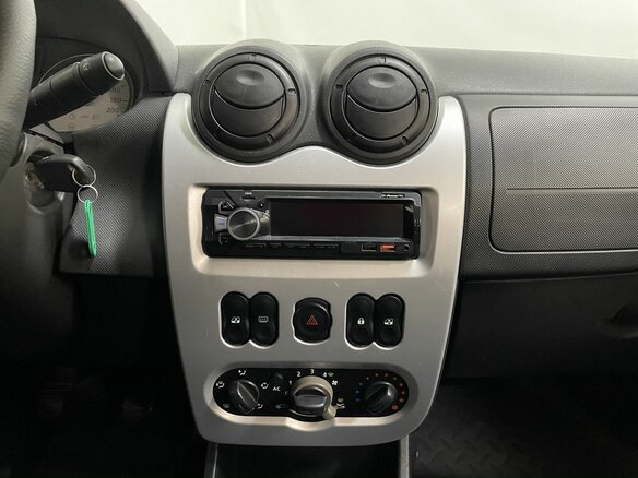 2010 Renault Logan I Рестайлинг, белый - вид 15