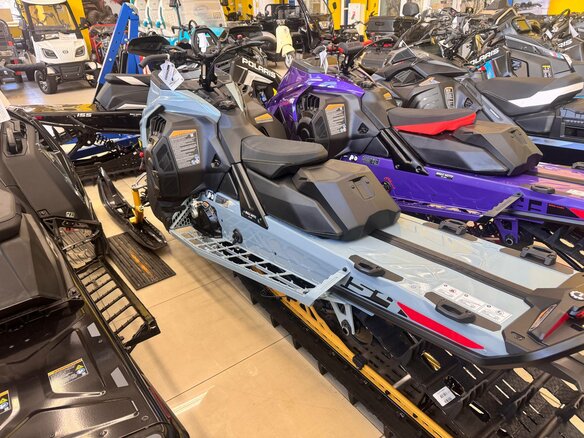 2026 BRP Ski-Doo Summit 850, голубой, 2990000 рублей - вид 3
