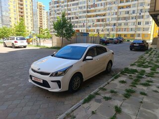 2019 Kia Rio IV, белый, 1200000 рублей, вид 1