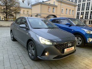 2020 Hyundai Solaris II Рестайлинг, серебристый, 1850000 рублей, вид 1