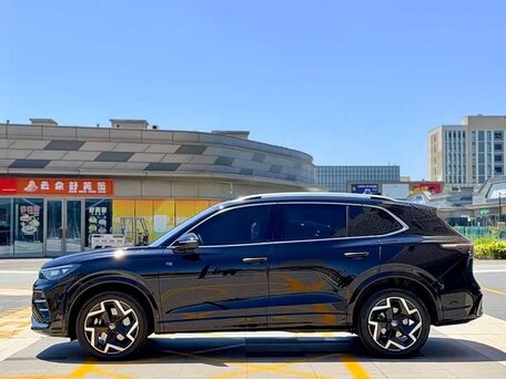 2026 Volkswagen Tiguan L Pro III (China Market), чёрный, 4190000 рублей, вид 3